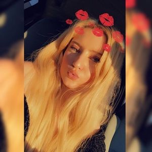 Meet your Posher, Lauren